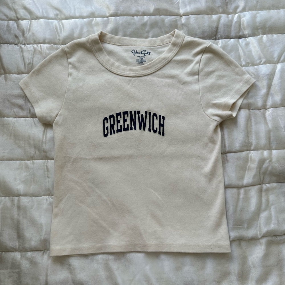BRANDY MELVILLE JOHN GALT ‘GREENWICH ASHLYN BABY TEE’